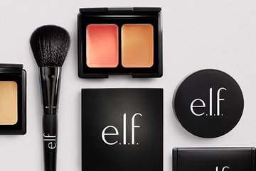 Инвесторы требуют от e.l.f. Beauty сократить расходы или продать компанию