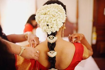 Правда ли индианки делают пластику перед свадьбой?