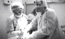 Видео с процессом увеличения груди имплантатами