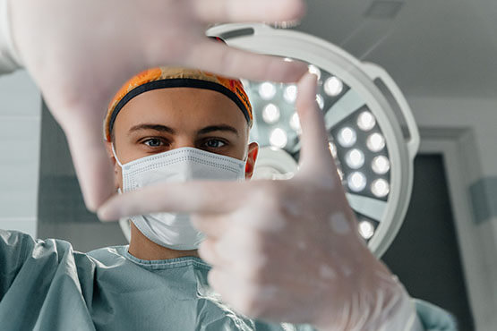 12 фактов о пластических хирургах: что мы знаем о тех, кто делает нас красивее?