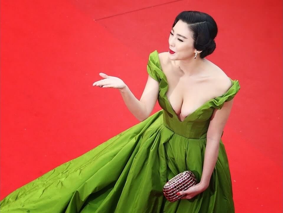 Красавица Китти Чжан может лишиться главных ролей из-за пластики