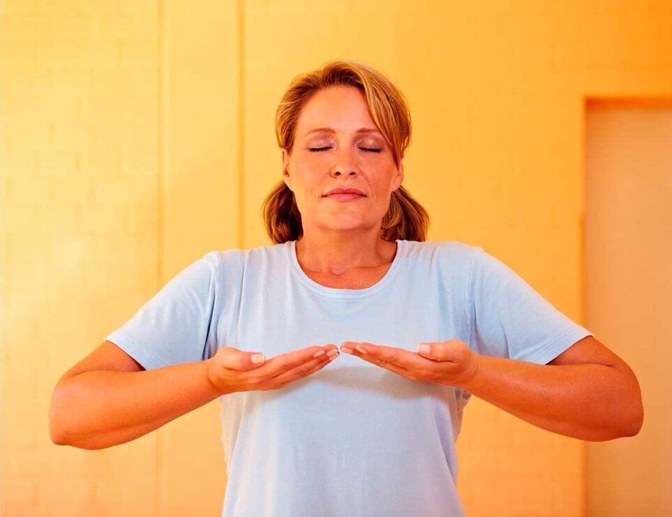 Дыхательная гимнастика позволяет вернуться в состояние внутреннего баланса и снизить уровень послеоперационного стресса