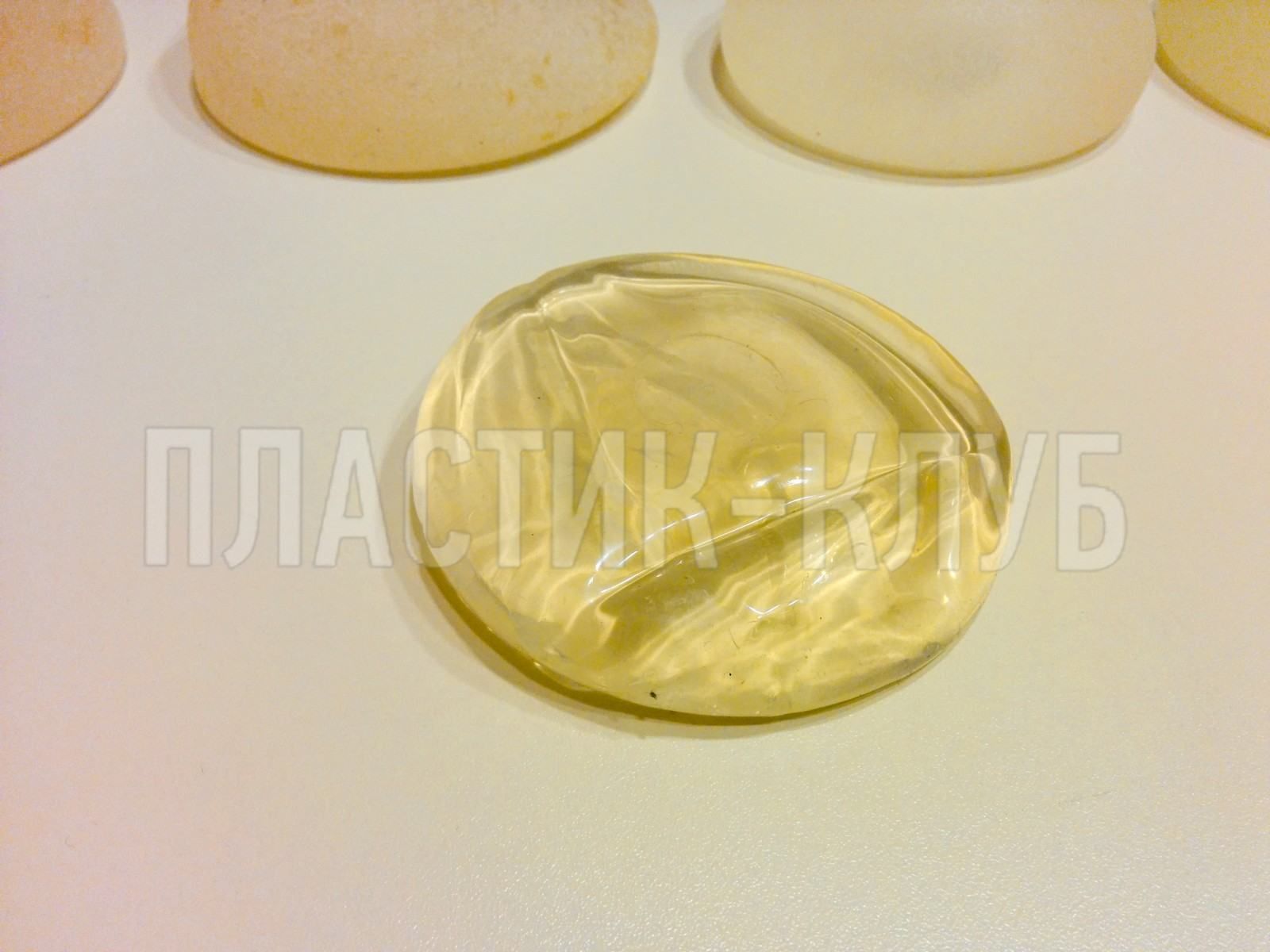 Гладкие или текстурированные импланты?