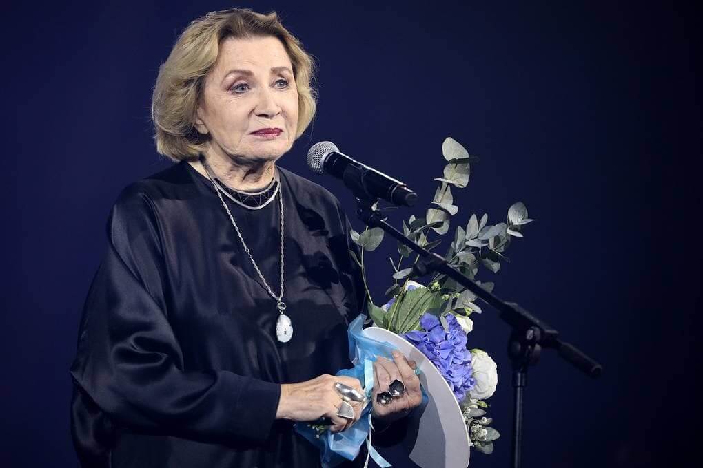 Алла Демидова пластика