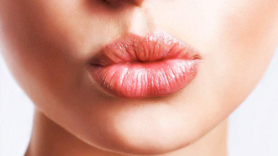При правильном уходе эффект увеличения губ остается дольше