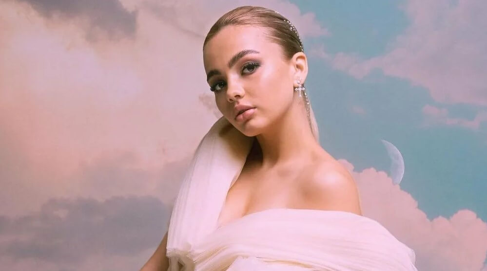 Валя Карнавал размер груди