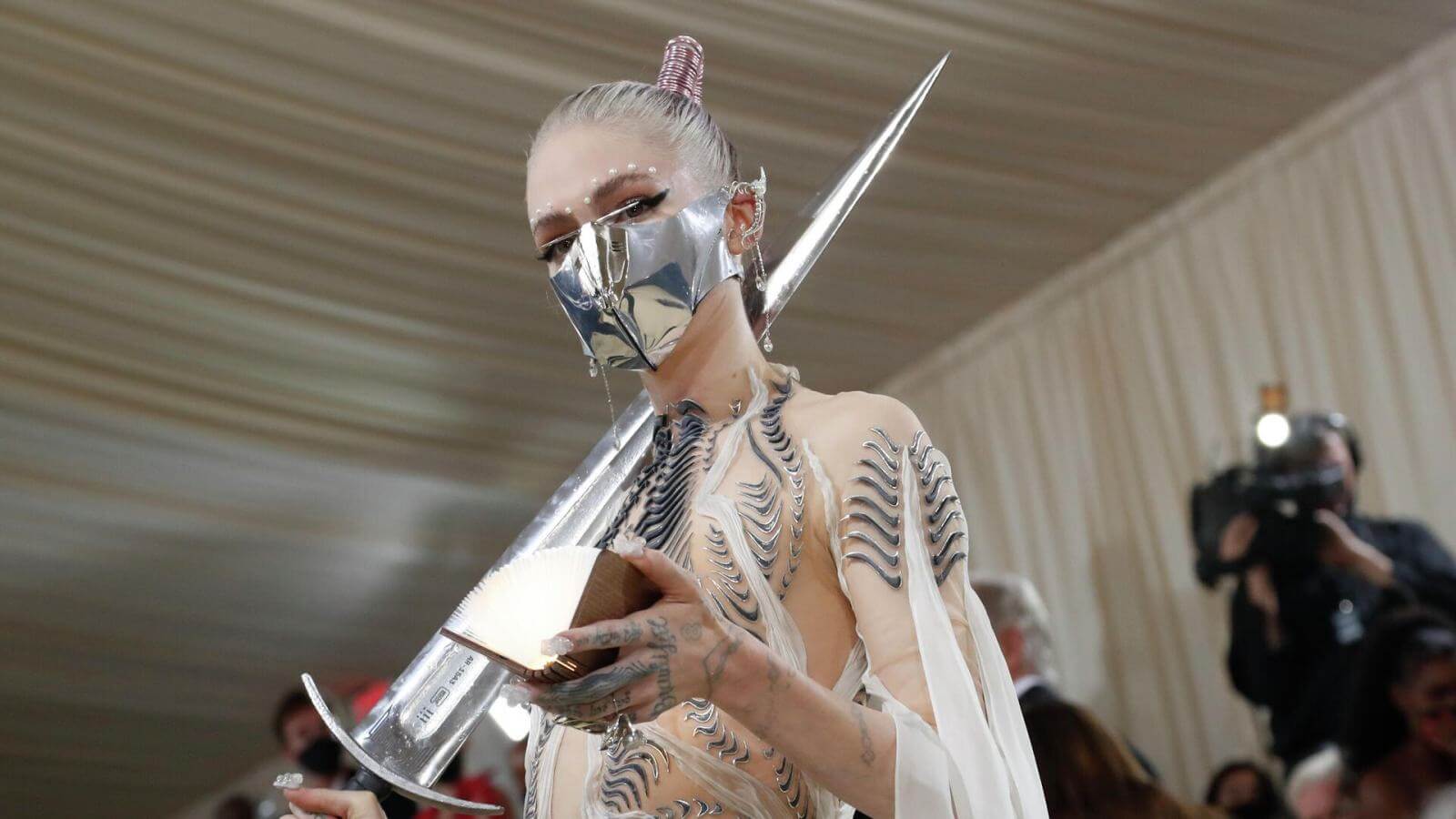 В 2021 году Граймс пришла на&nbsp;Met Gala с&nbsp;накладными ушками эльфа