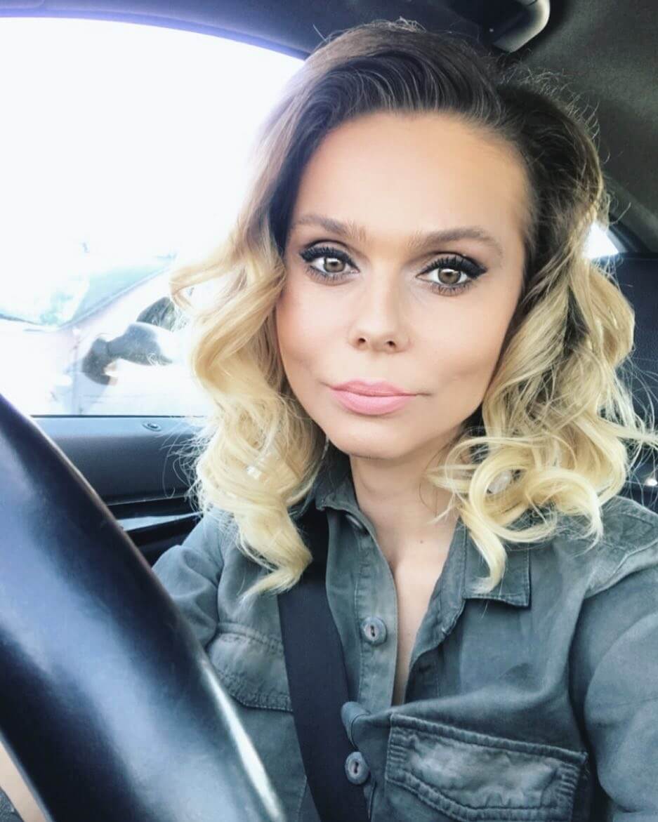 Под селфи певицы разгораются нешуточные споры. Пластика или неумелый фотошоп?