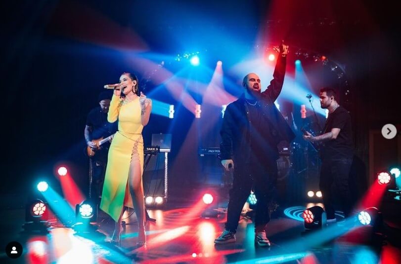 Севиль Велиева с группой