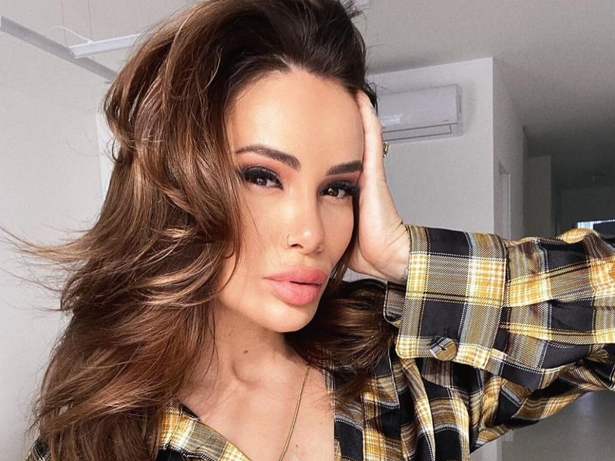 Айза сделала немало пластических операций, включая знаменитые &laquo;лисьи глазки&raquo;