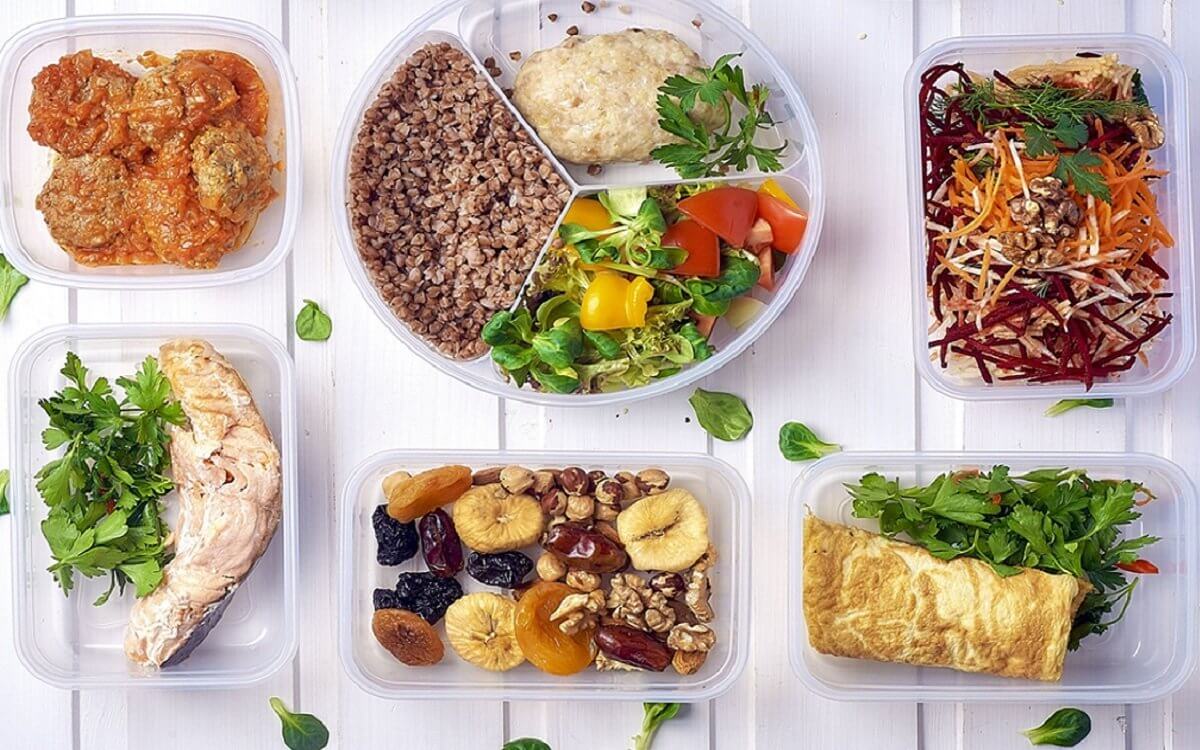 Здоровое меню &ndash; это не&nbsp;исключение каких-то продуктов, а&nbsp;контроль за&nbsp;размерами порций и&nbsp;разнообразием рациона