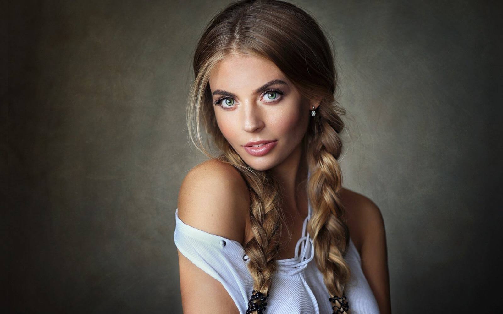 При грамотном уходе русые волосы не&nbsp;выглядят невзрачными