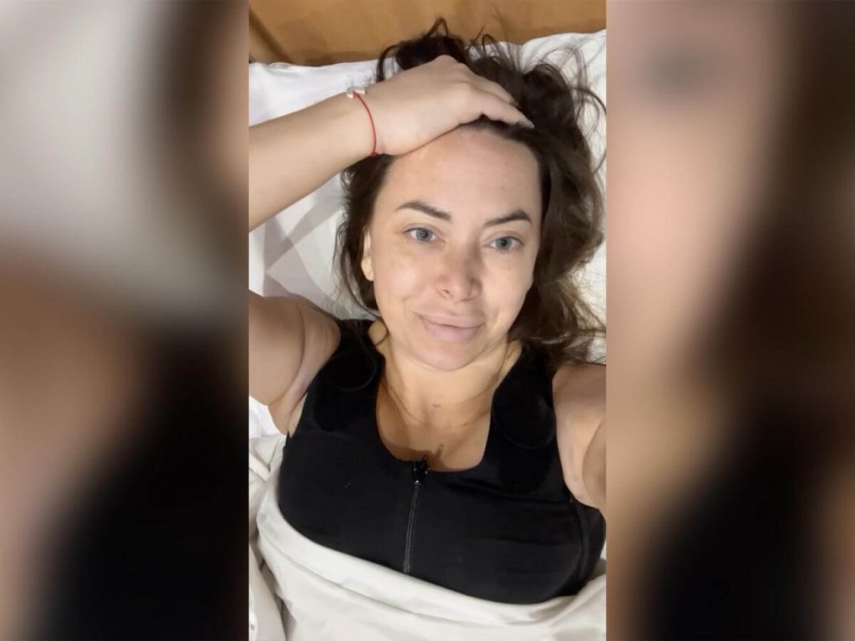 Наталья вышла в прямой эфир прямо в послеоперационном белье
