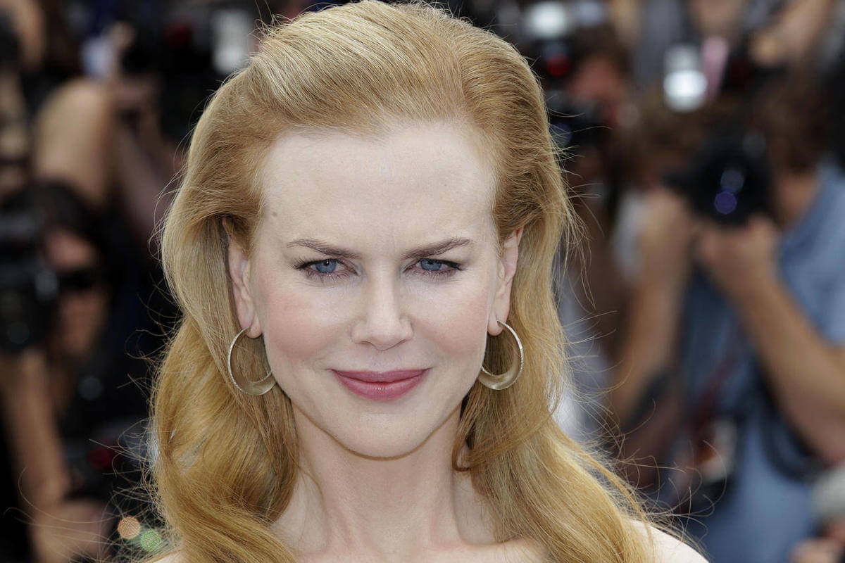 У Николь Кидман довольно своеобразные уши, но они придают ей индивидуальность