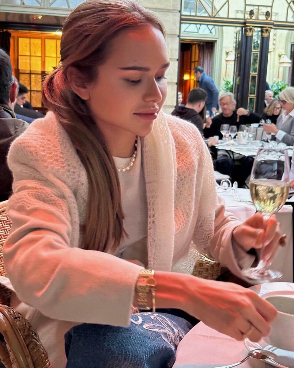 На последних фото с&nbsp;отдыха Стефания Маликова не&nbsp;похожа на&nbsp;саму себя