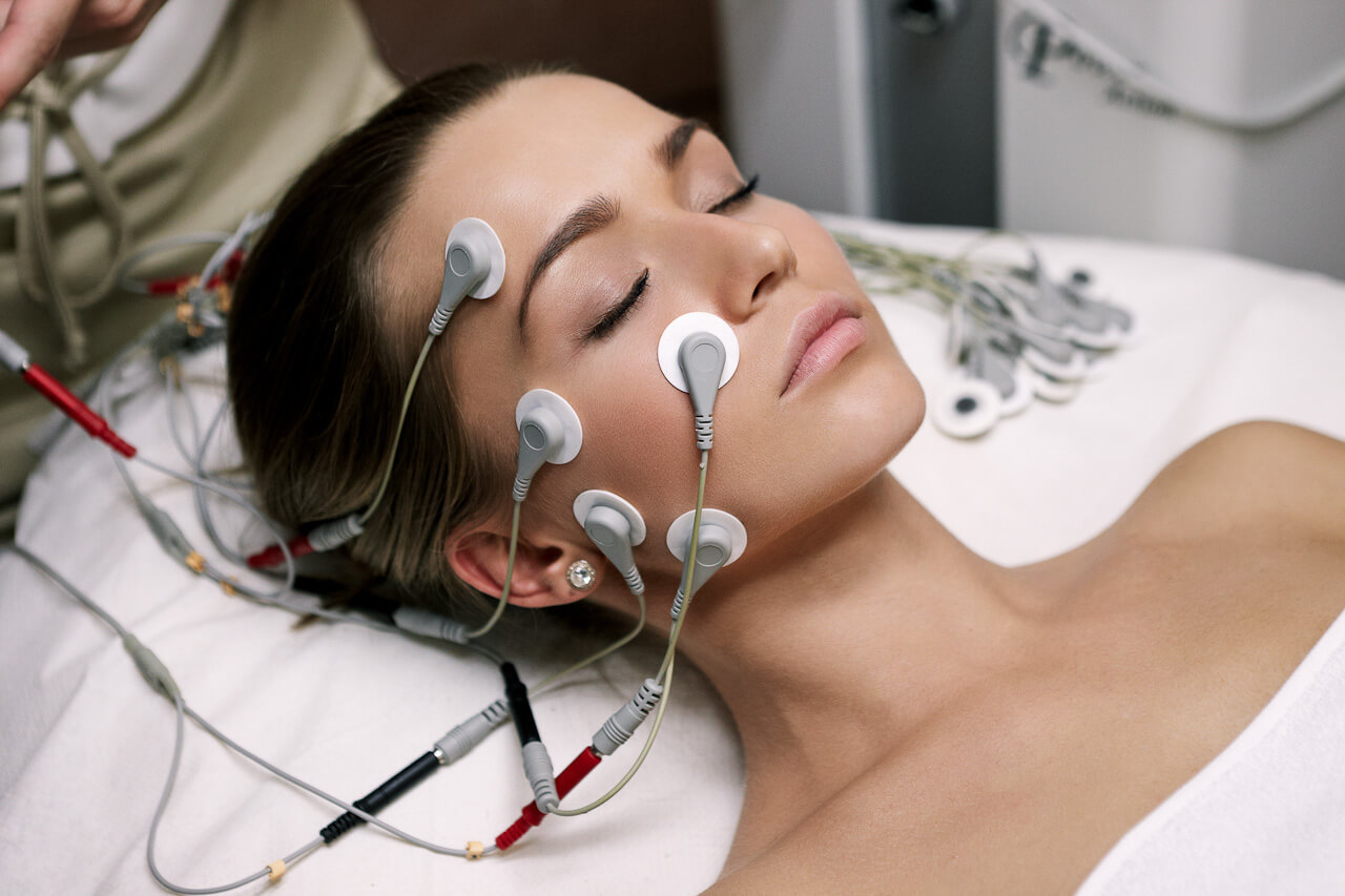 Миостимуляция против тусклой кожи лица