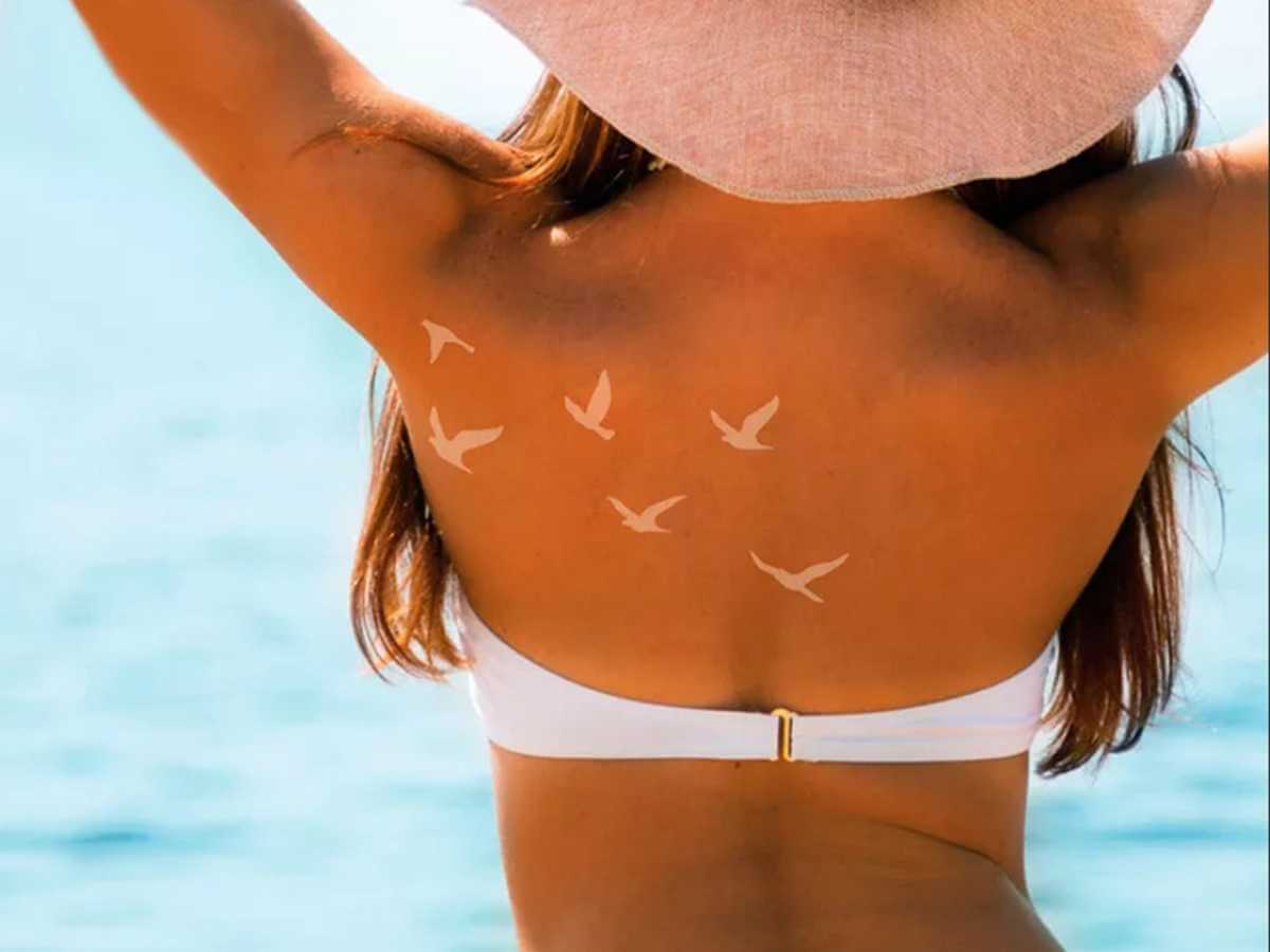 Чтобы получить красивый ровный загар, нужно подготовить кожу к солнечным ваннам