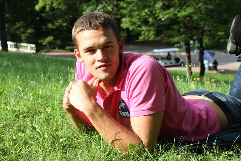 Григорий Фалько, 26 лет, заслуженный мастер спорта по&nbsp;плаванью, многократный чемпион Мира: