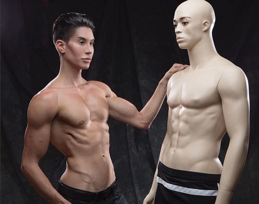 Джастин и&nbsp;маникен