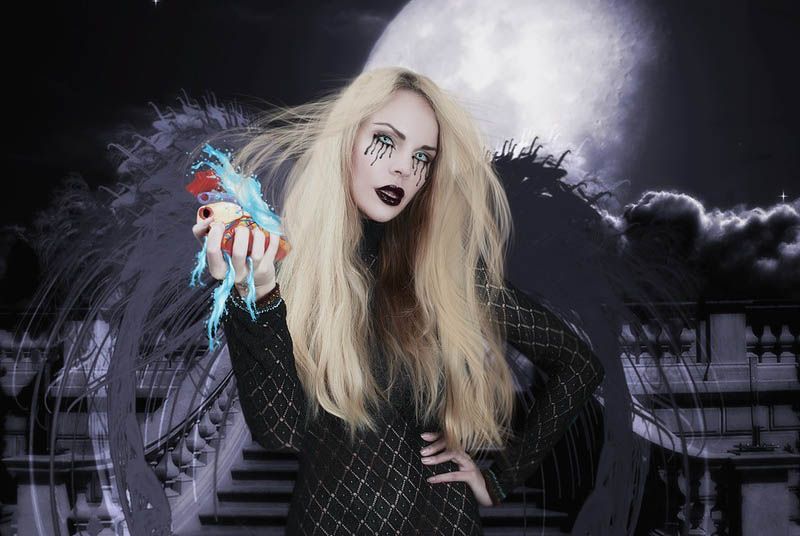 Джулия Ванг в шляпе