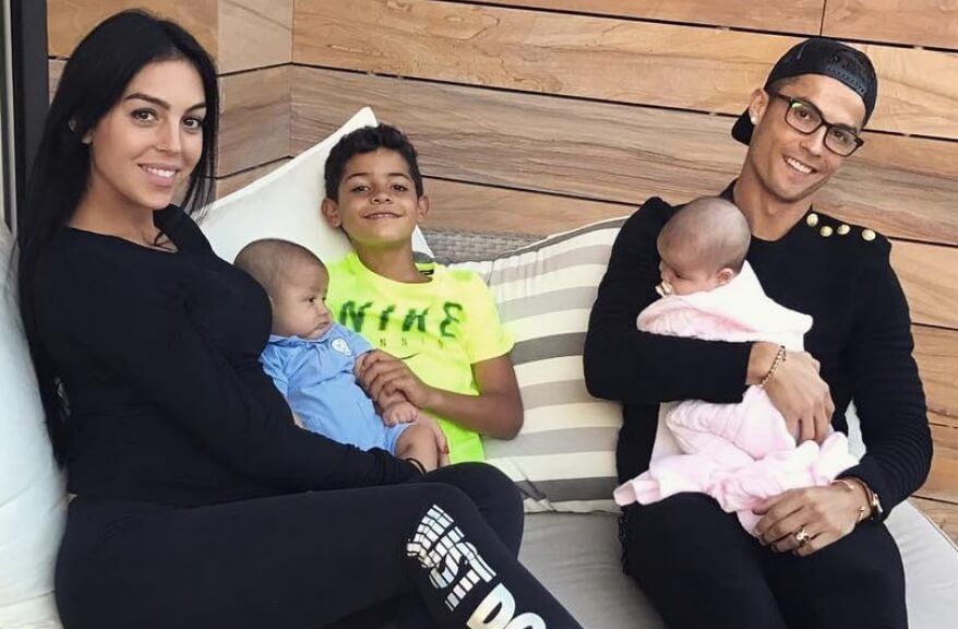 Криштиану Роналду с&nbsp;семьей