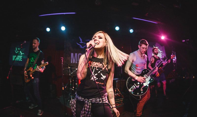 Рита Дакота и группа Монро