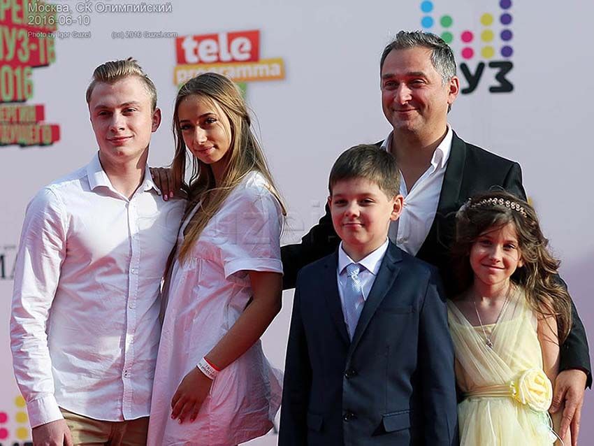 Пряников с семьей